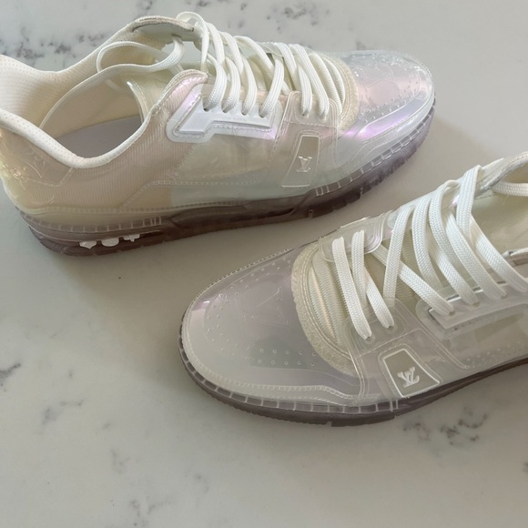 Louis Vuitton Clear
Trainers - Picture 4 of 11